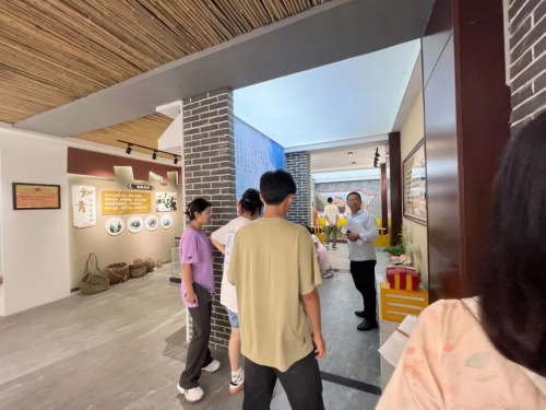 美加墨世界杯官方中文网站建筑学院开展暑期“三下乡” ,乡村文化墙调研及优化提升设计活动